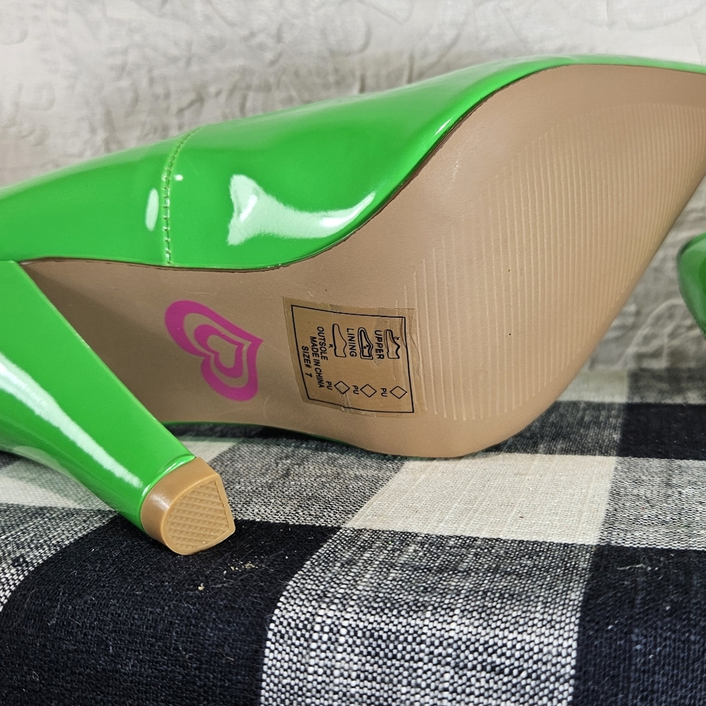 Heart Soul Neon Green Gizelle Style Pumps - Picture 4 of 11